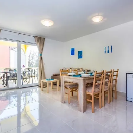 Vila Chiara 1, 2 Villa *