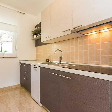 Vila Chiara 1, 2 * Crikvenica